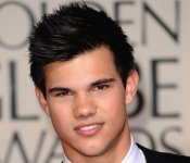 taylor-lautner-golden-globes-2010-05-365x481.jpg